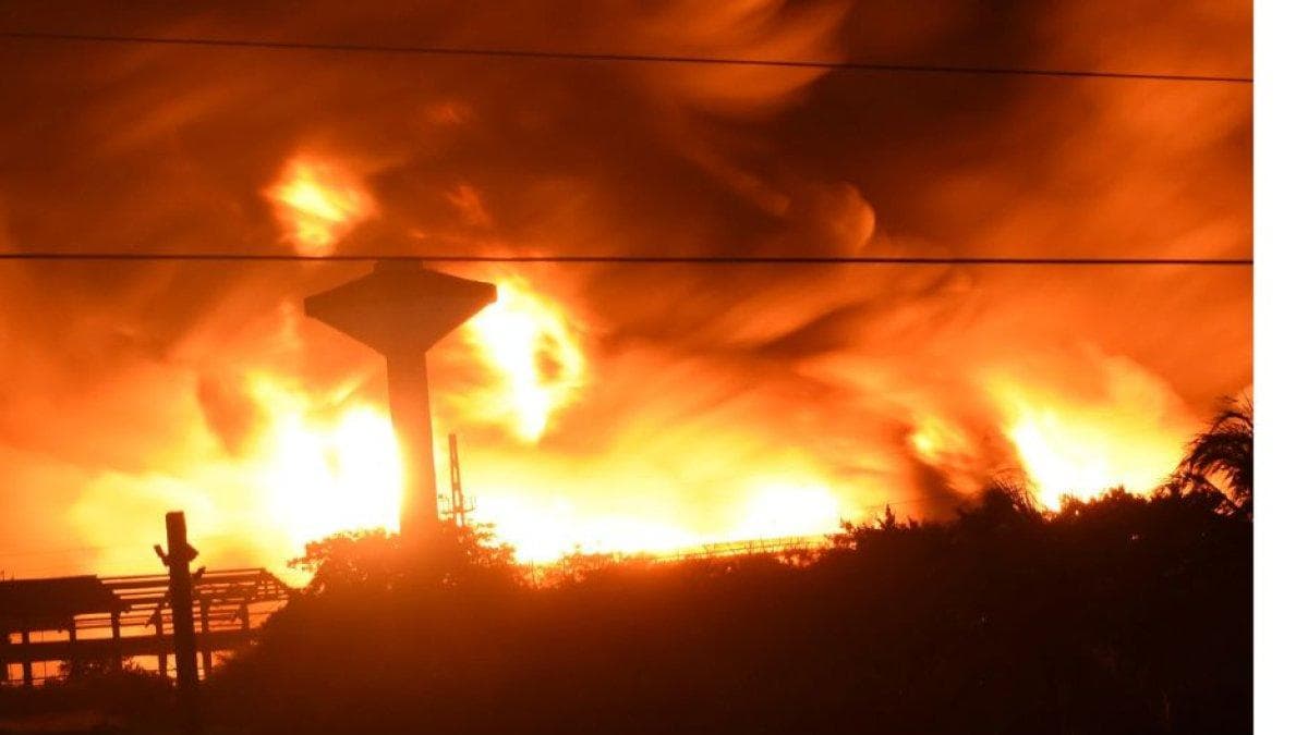 Explosión en Matanzas de noche