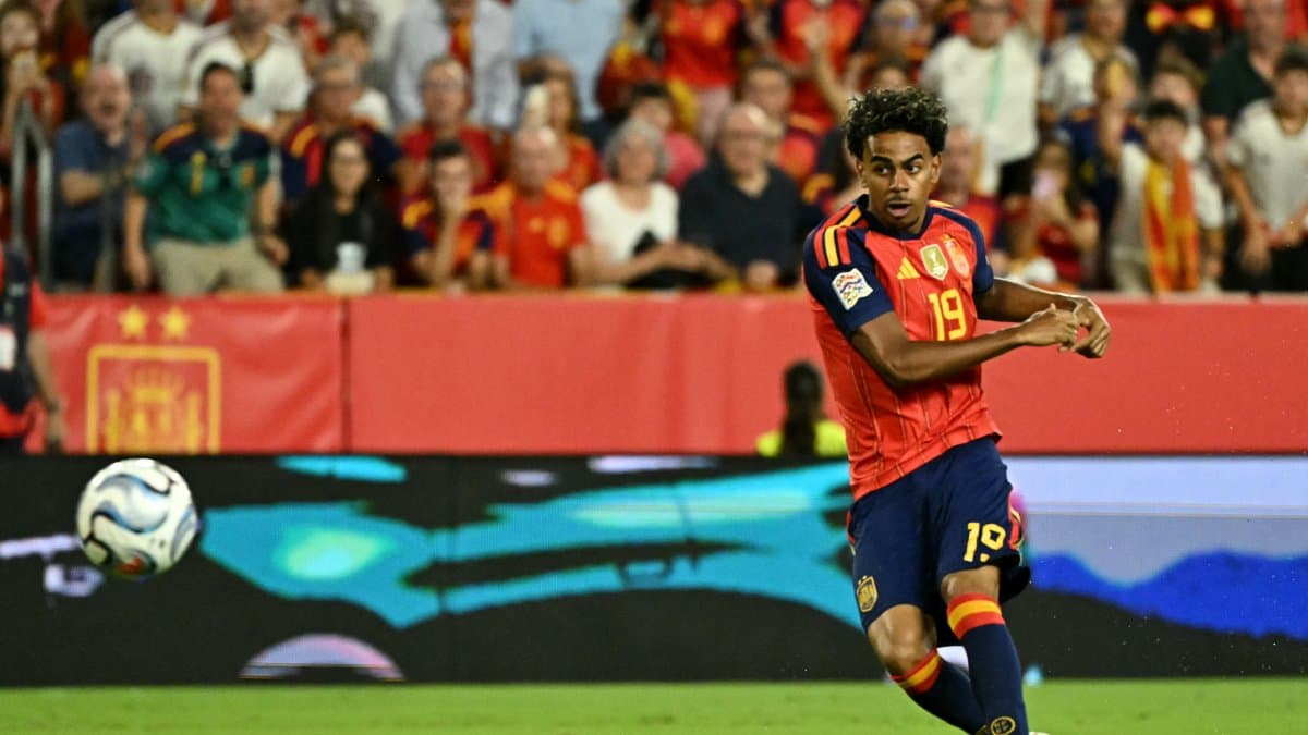 Lamine Yamal anota un gol con España frente a Croacia