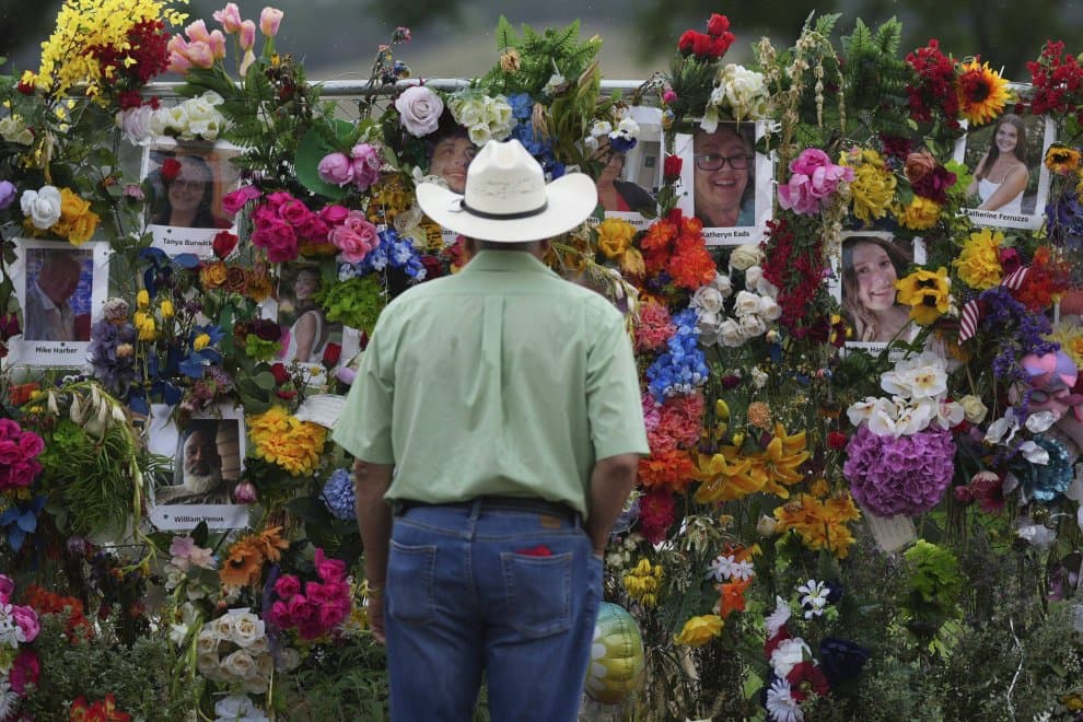 Memorial a las víctimas de las inundaciones