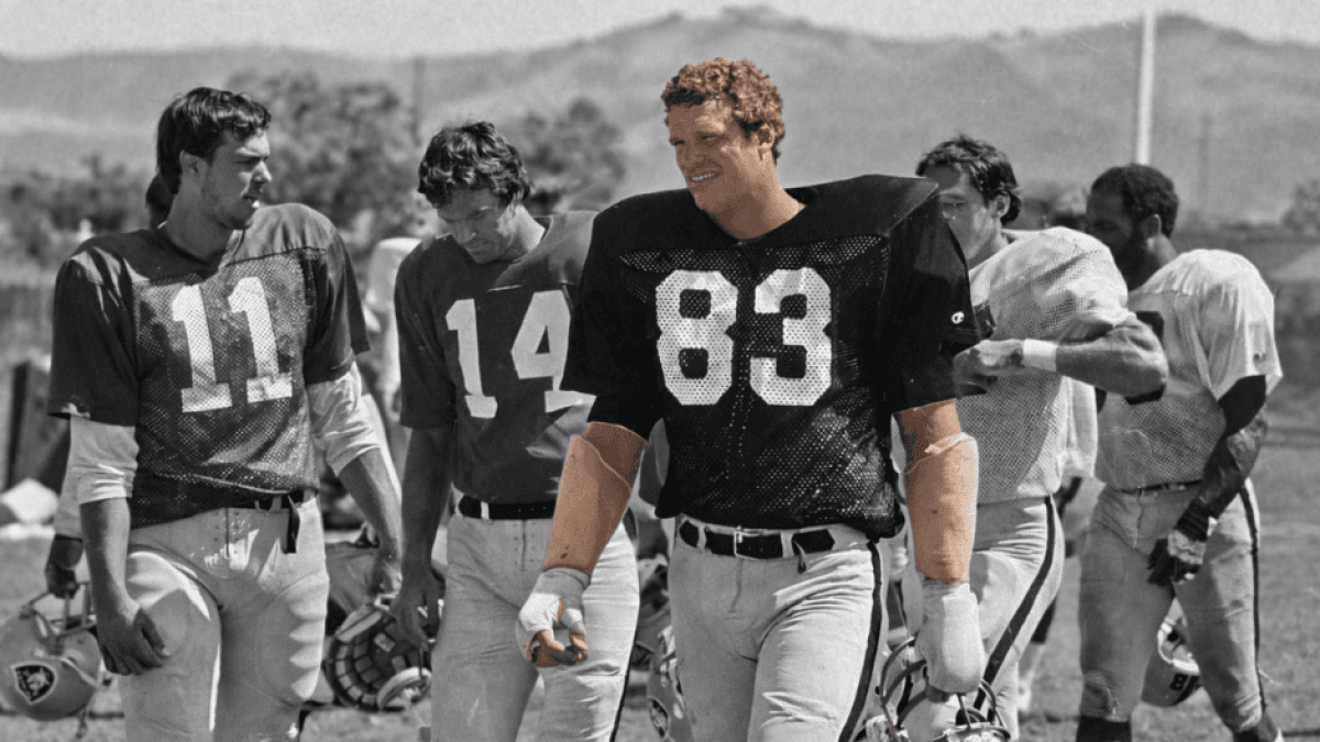 Ted Hendricks (83) integrará el Salón de la Fama del Fútbol Americano Hispano