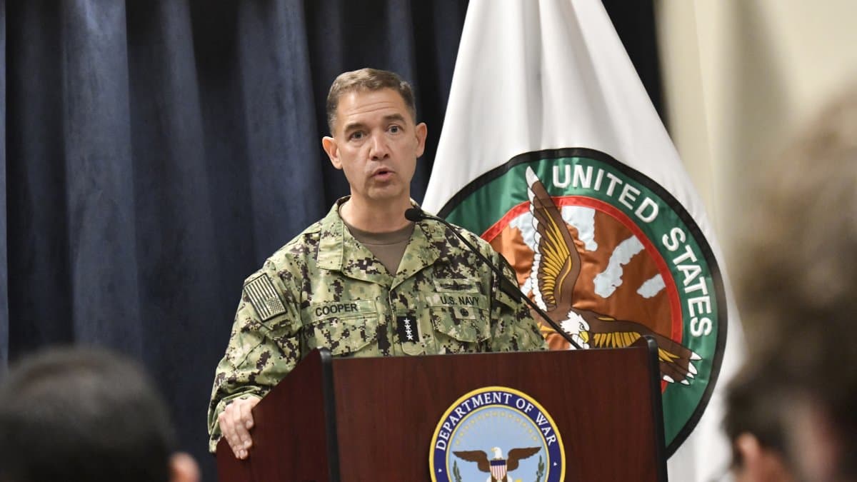 El almirante Brad Cooper, comandante del CENTCOM, durante una comparecencia de prensa. Marzo de 2026