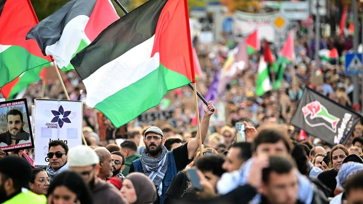 Manifestantes se concentran en solidaridad con Palestina