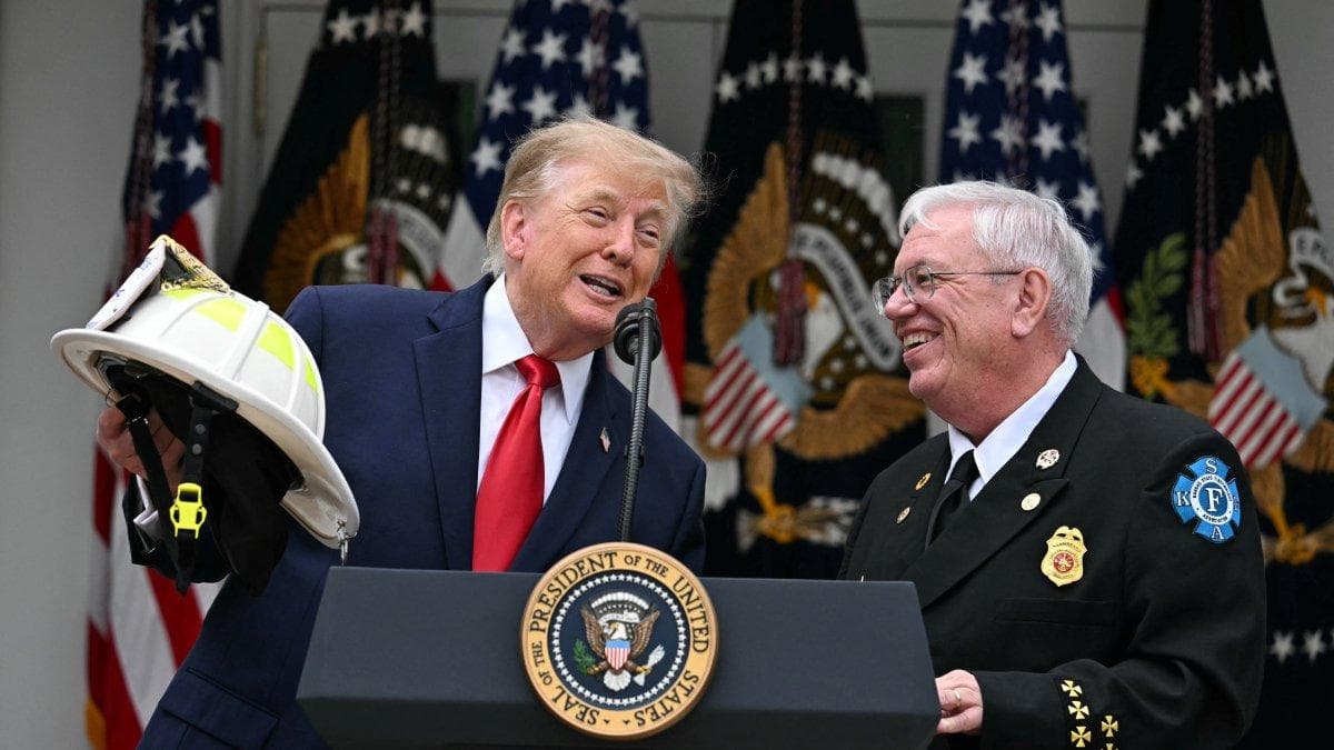 Donald Trump junto a Steve Hirsch en la Casa Blanca/ Jim WATSON