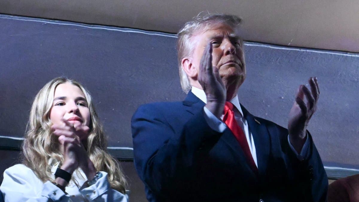 El presidente Donald Trump, junto a su nieta Kai Trump