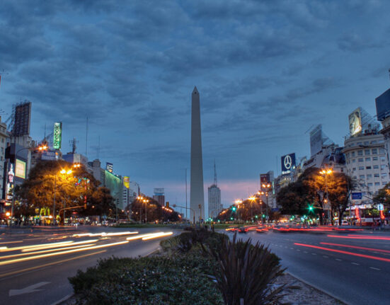 El Obelico de Buenos Aires.