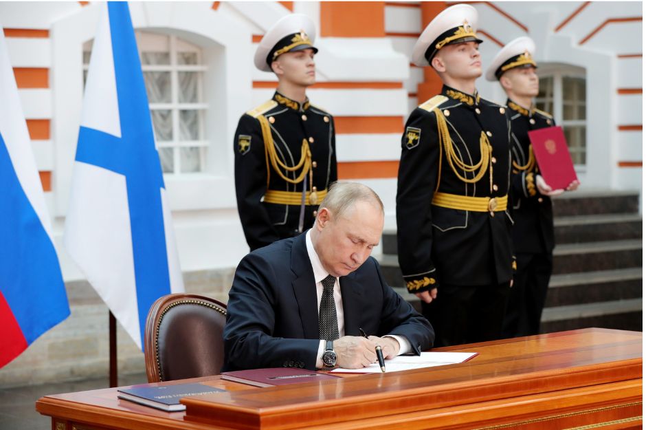 Putin firma la nueva doctrina naval rusa
