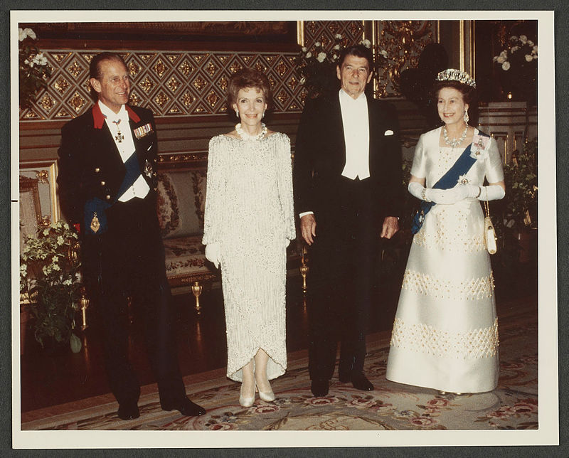 Ronald Reagan e Isabel II / NARA.