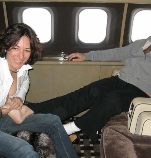 Jeffrey Epstein y Ghislaine Maxwell en un avión privado / Cordon Press.