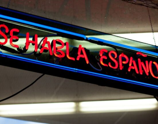 Se habla español, mes hispano