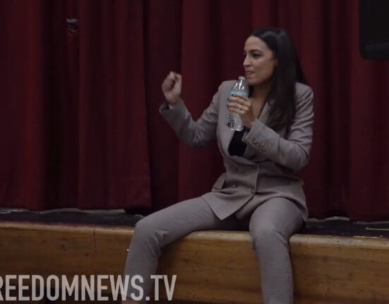 Alexandria Ocasio-Cortez en un townhall / Vídeo (FreedomNews).