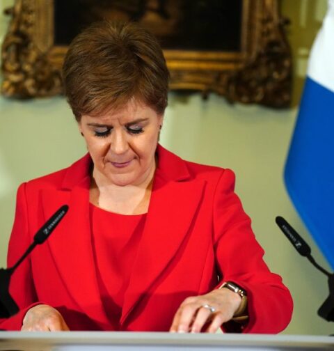 Nicola Sturgeon, durante la rueda de prensa en la que anuncia su dimisión como primera ministra de Escocia.