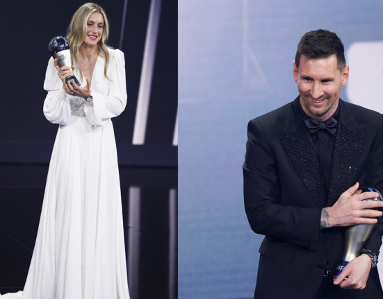 Lionel Messi y Alexia Putellas con sus trofeos en la premiación The Best FIFA.
