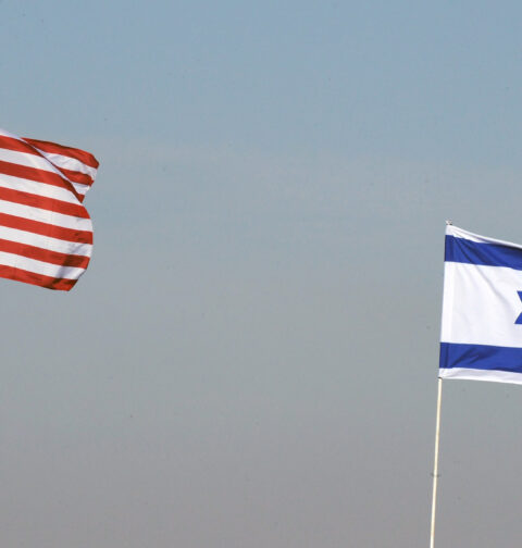 Las banderas de EEUU e Israel.