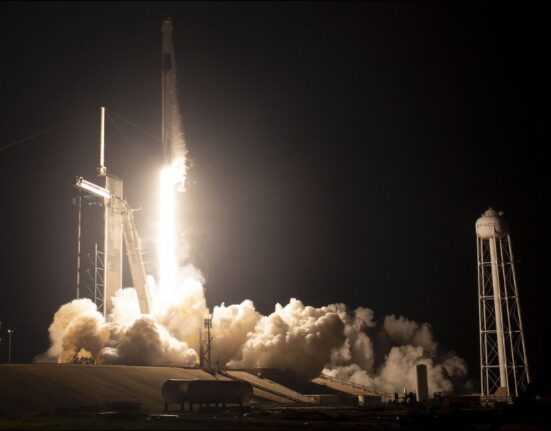 Momento en el que despega el cohete que lleva a la Crew 6 a la Estación Espacial Internacional.