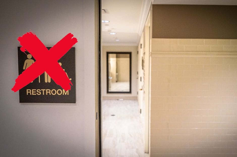 Arkansas prohíbe el acceso a las personas trans a baños públicos que no pertenezcan a su sexo biológico