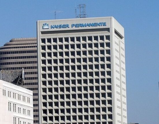 A office building with the Kaiser Permanente logo