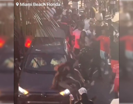 Imagen de un vídeo en el que se aprecian los disturbios en Miami Beach por la celebración del spring break.