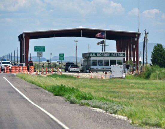 Paso fronterizo en la frontera entre Estados Unidos y México. Imagen de archivo.