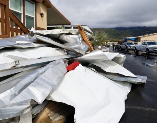 El temporal deja al menos cinco muertos en California debido a las heridas producidas por las fuertes ráfagas de viento y las inundaciones. En la localidad de
